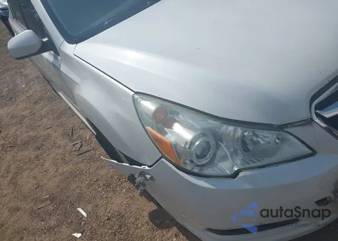 2010 Subaru Legacy 2.5I Premium из США, поврежденный, VIN 4S3BMCB69A3230846